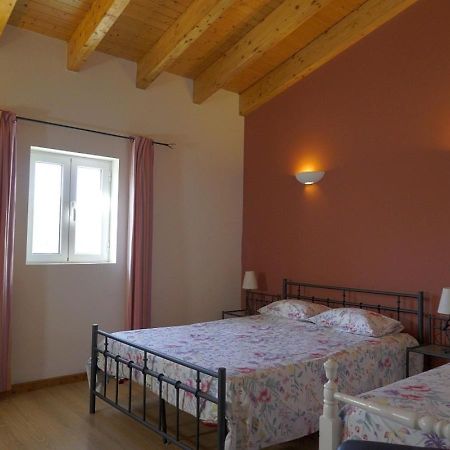 Bed and Breakfast Madrugada Évora Esterno foto