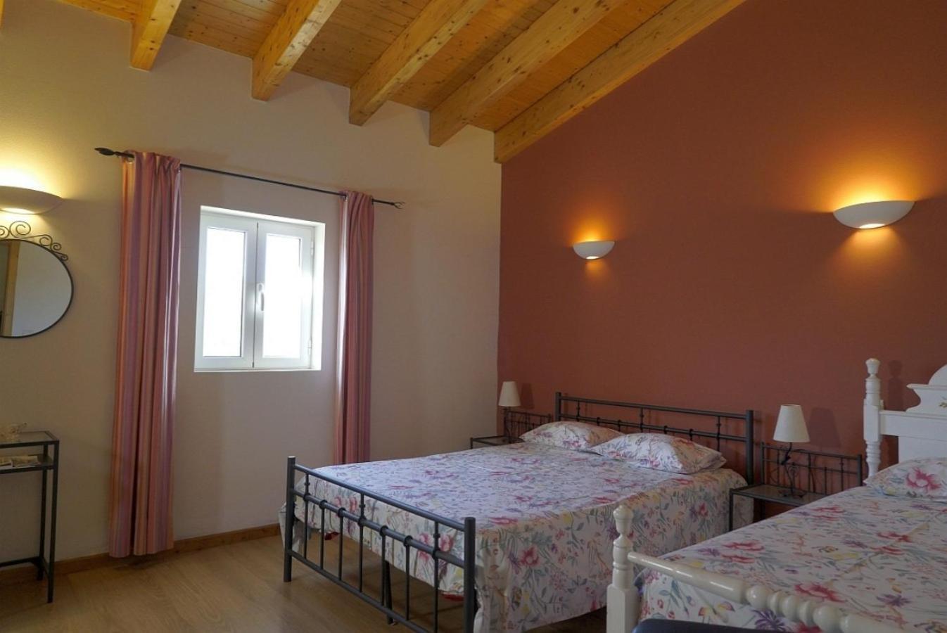 Bed and Breakfast Madrugada Évora Esterno foto